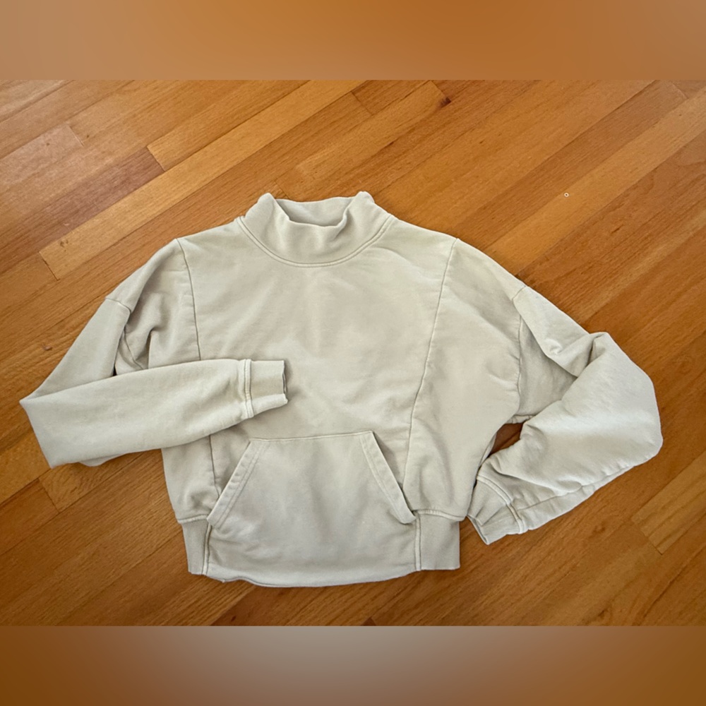 Gymshark Cropped Sweatshirt with Logo on back